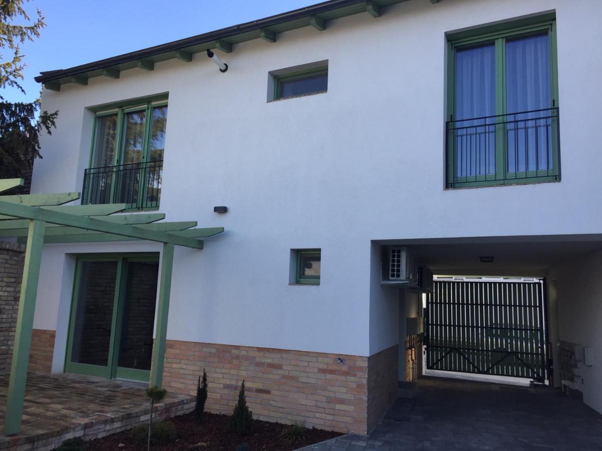 Jokai Apartman Dunafoldvar Esterno foto