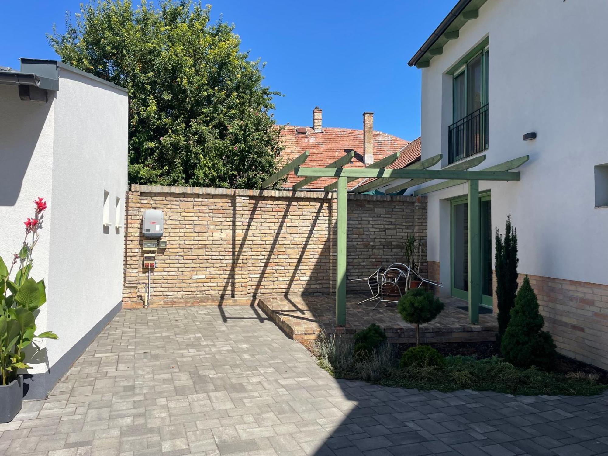 Jokai Apartman Dunafoldvar Esterno foto