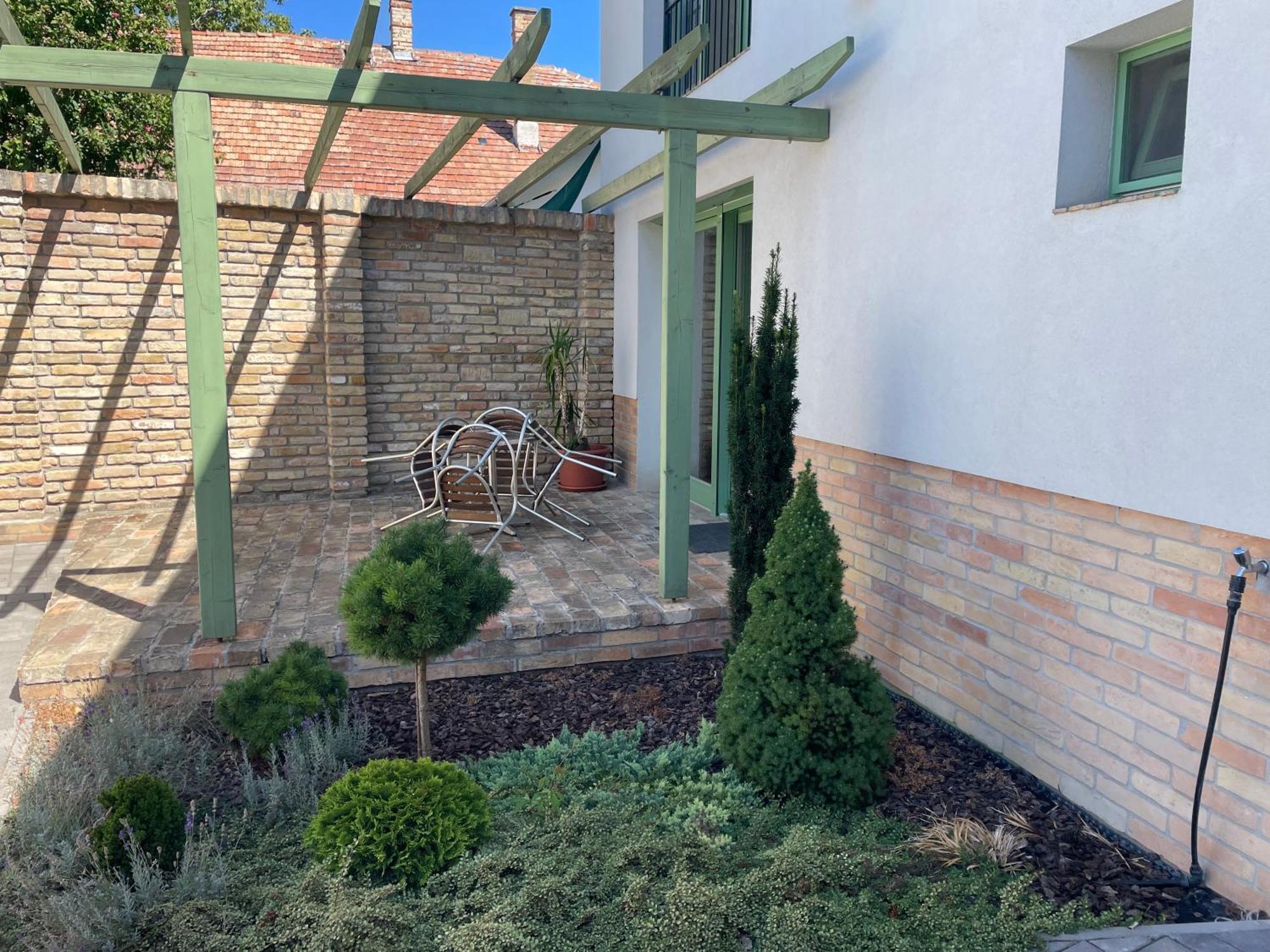 Jokai Apartman Dunafoldvar Esterno foto