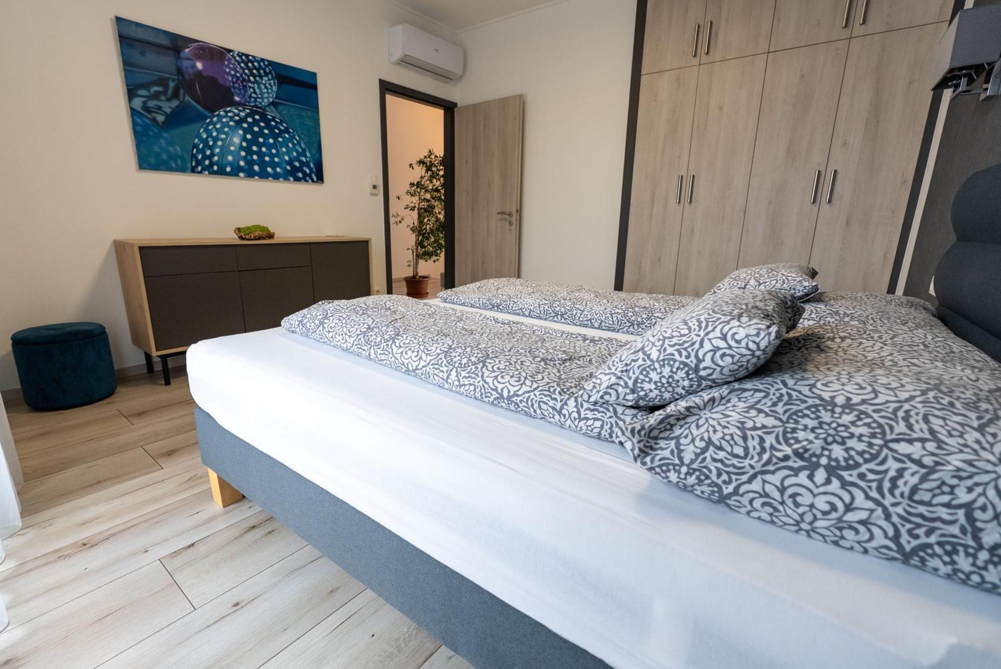 Jokai Apartman Dunafoldvar Esterno foto