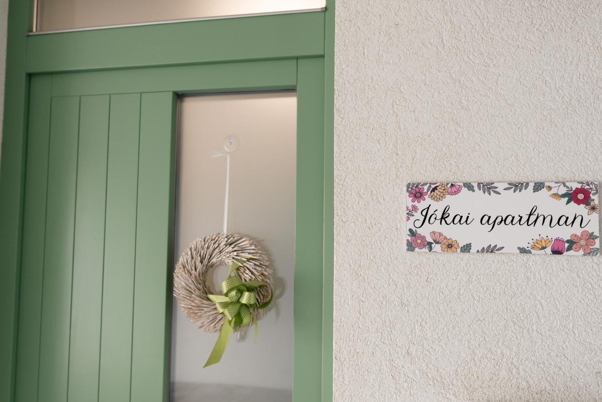 Jokai Apartman Dunafoldvar Esterno foto